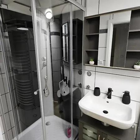 Zentrale, Ruhige Fewo In Einem Stadthaus Nahe Bahnhof *