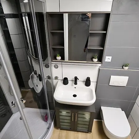 Zentrale, Ruhige Fewo In Einem Stadthaus Nahe Bahnhof Apartamento