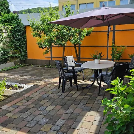 Zentrale, Ruhige Fewo In Einem Stadthaus Nahe Bahnhof *